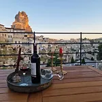 Hotel Serenus Cave