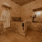Отель Serenus Cave *