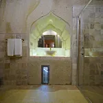Serenus Cave Отель