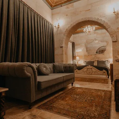 Serenus Cave Hotel *