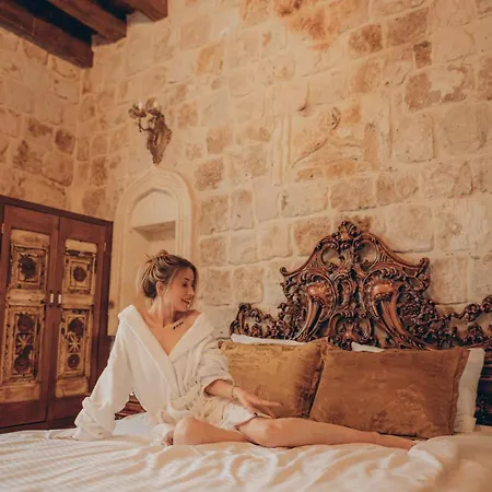 Hotel Serenus Cave