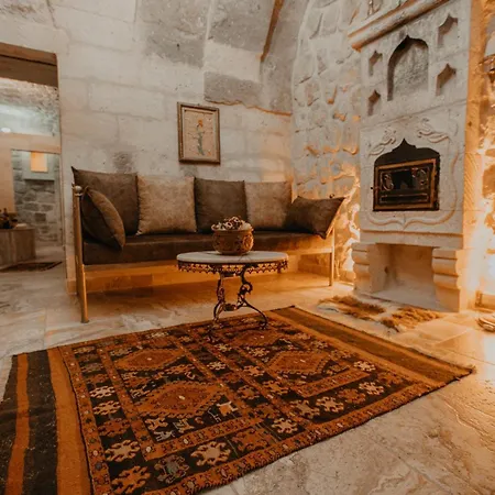 Hotel Serenus Cave