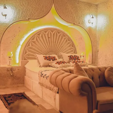 Hotel Serenus Cave
