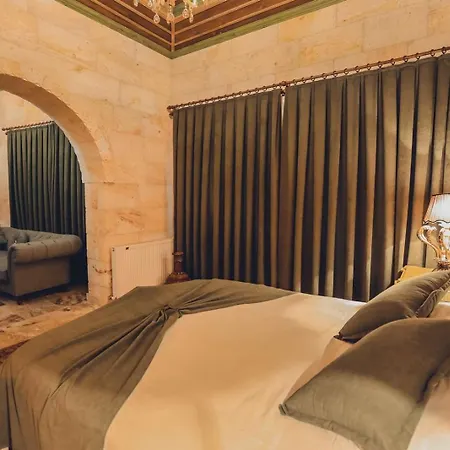 Serenus Cave Hotel *