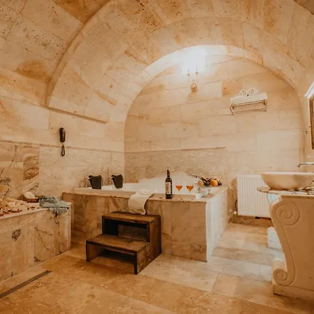 Hotel Serenus Cave