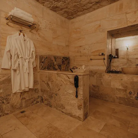 Hotel Serenus Cave
