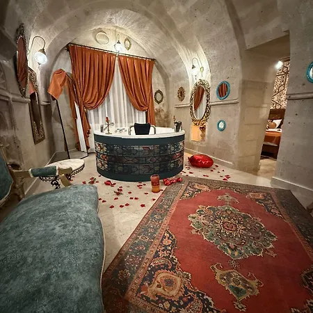 Hotel Serenus Cave