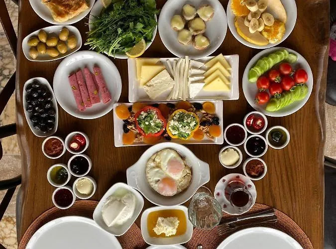 Serenus Cave Hotel *