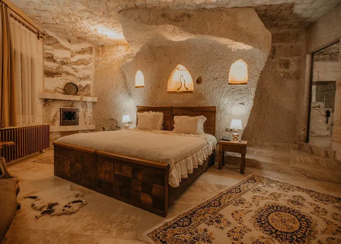 Serenus Cave Hotell *