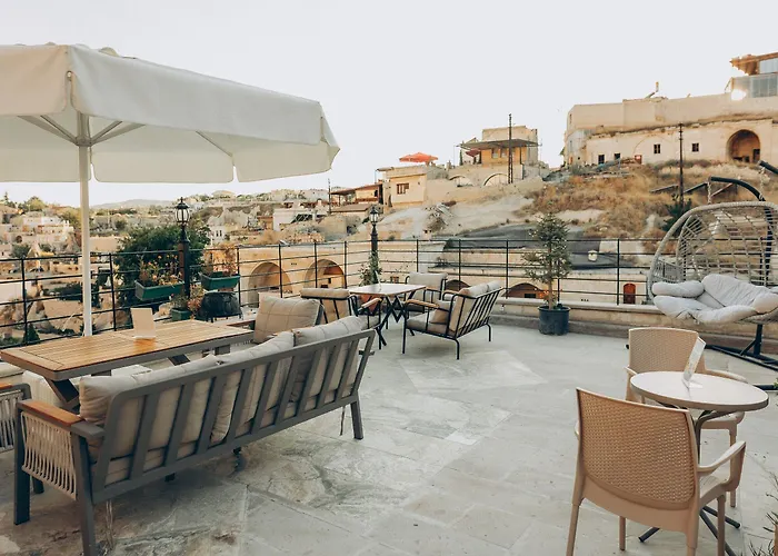 Serenus Cave Hotel *