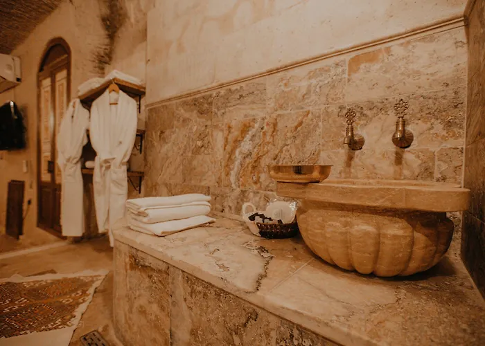 Hotel Serenus Cave *